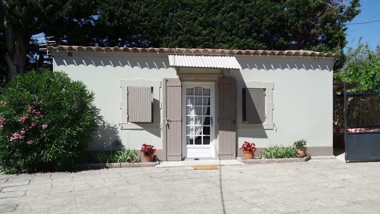 Mas Grimaud - Gite- Studio Et Chambres D'Hotes Familiales Eygalières Екстериор снимка